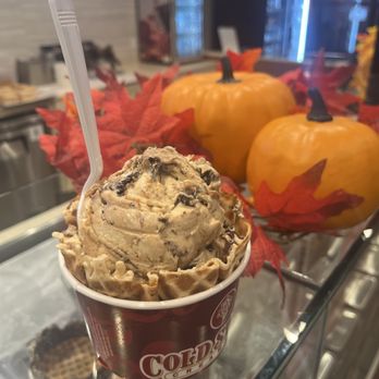 Cold Stone Creamery - Mud pie mojo on a waffle cup - Ice Cream & Frozen Yogurt Near Me - Riverside, California