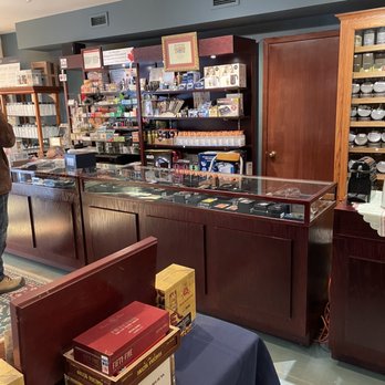 Cigare & Compagnie - Tobacco Shops Near Me - Montreal, Quebec Cigare & Compagnie - Tobacco Shops Near Me - Montreal, Quebec