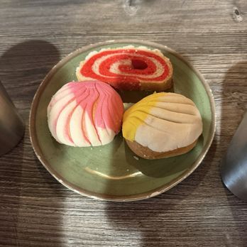 Bandoleros Cafe - Complimentary pan dulce - Mexican Near Me - Cypress, California Bandoleros Cafe - Complimentary pan dulce - Mexican Near Me - Cypress, California