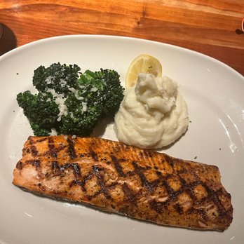 Houston's Restaurant - Scottish Salmon with broccoli and mash - New American Near Me - North Miami Beach, Florida Houston's Restaurant - Scottish Salmon with broccoli and mash - New American Near Me - North Miami Beach, Florida