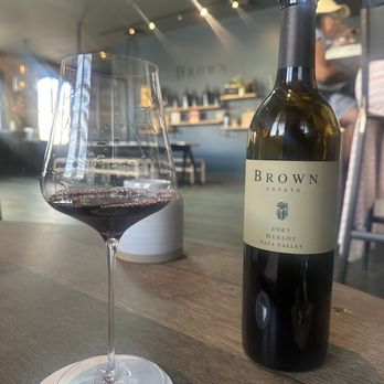 Brown Downtown Napa - Wine Bars Near Me - Napa, California