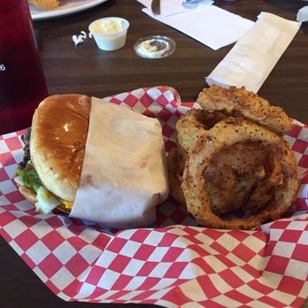 Shady Oaks Restaurant - Cheeseburger and onion rings. - American Near Me - Broken Bow, Oklahoma