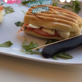 Delizia Cafe - Pomodoro Panini vegetarian - Cafes Near Me - Frederick, Maryland