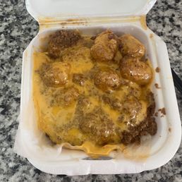 Tater Tots with Cheese and chili Tater Tots with Cheese and chili