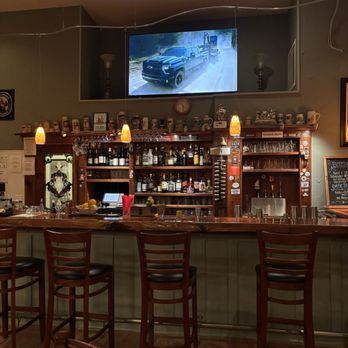 Highland Dell - Bar inside - Hotels Near Me - Monte Rio, California