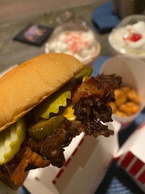 Freddy's Frozen Custard & Steakburgers