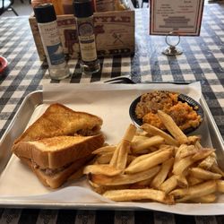 Little Pigs BBQ Restaurant - BBQ Melt plate