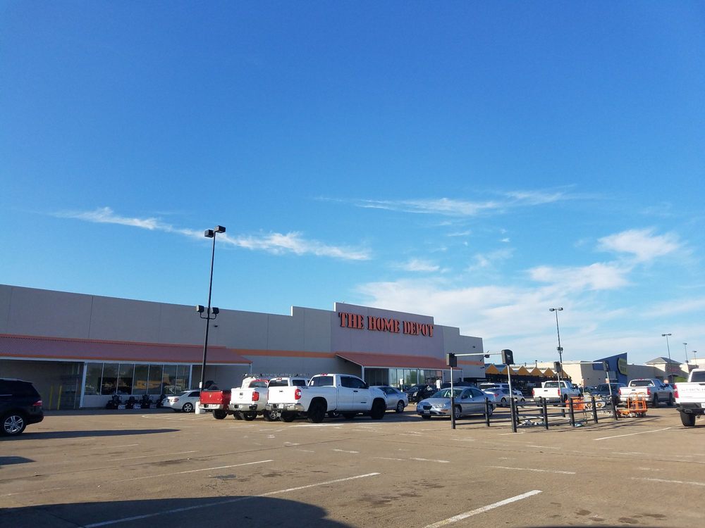 Open for Business PENSKE TRUCK RENTAL 24400 Commercial Dr