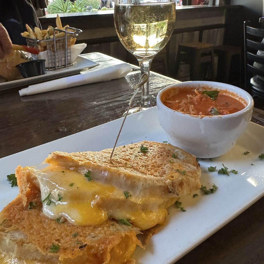 Solvang Brewing Company - Grilled cheese & tomato soup - Breweries Near Me - Solvang, California Solvang Brewing Company - Grilled cheese & tomato soup - Breweries Near Me - Solvang, California