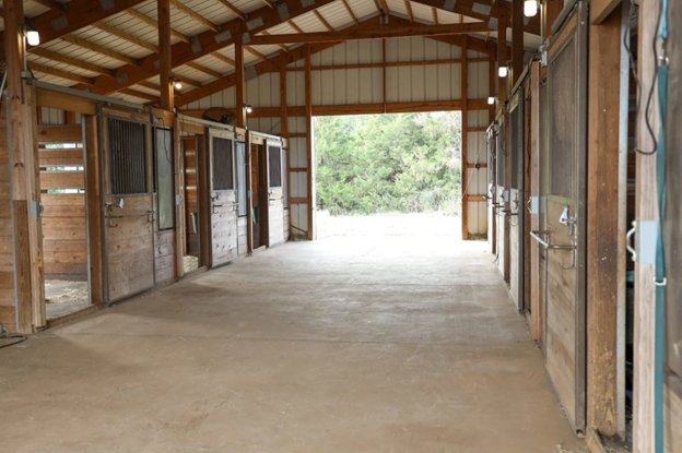 Rocking E Stables - equestrian in Stillwater, OK