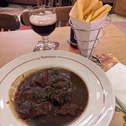 Plattesteen - Carbonnades Flamandes with fries.