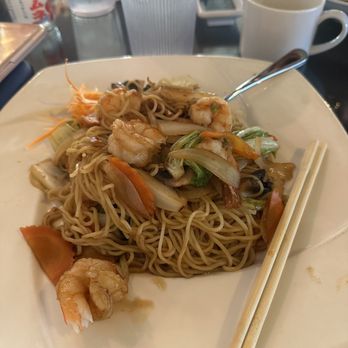 Maki Sushi & Thai Restaurant - Shrimp stir fry with Udon noodles - Thai Near Me - Jensen Beach, Florida Maki Sushi & Thai Restaurant - Shrimp stir fry with Udon noodles - Thai Near Me - Jensen Beach, Florida