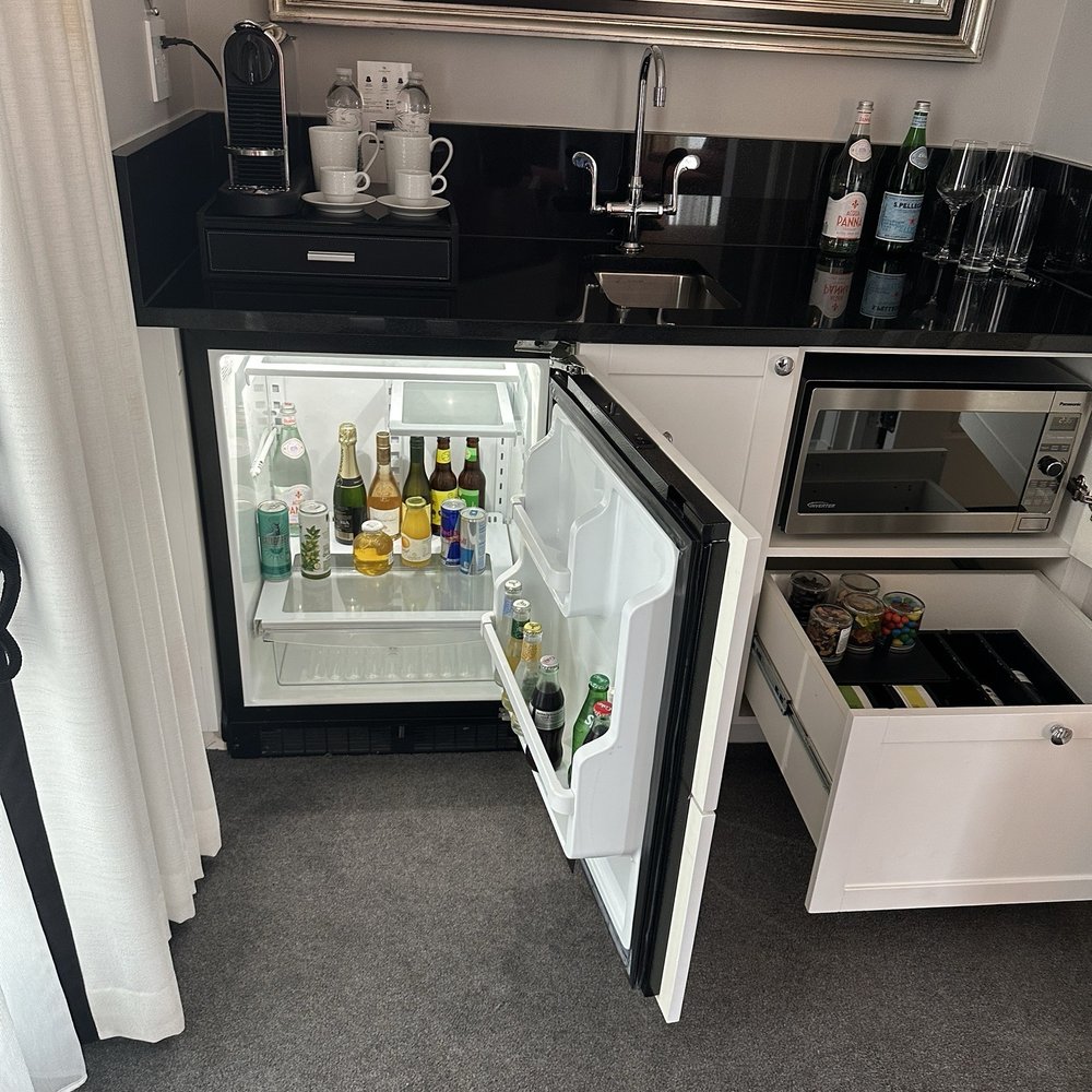 Waldorf Astoria Chicago - Room treats!! - Hotels Near Me - Chicago, Illinois Waldorf Astoria Chicago - Room treats!! - Hotels Near Me - Chicago, Illinois