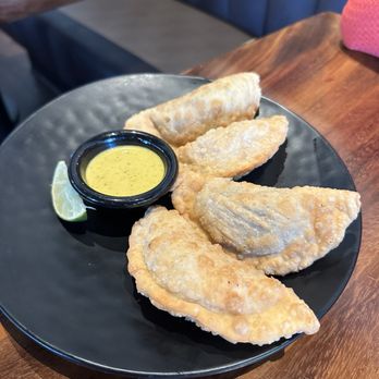 Limón - Empanada sampler - Peruvian Near Me - Mountain View, California