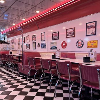 Kroll's Diner - Inside - German Near Me - Fargo, North Dakota