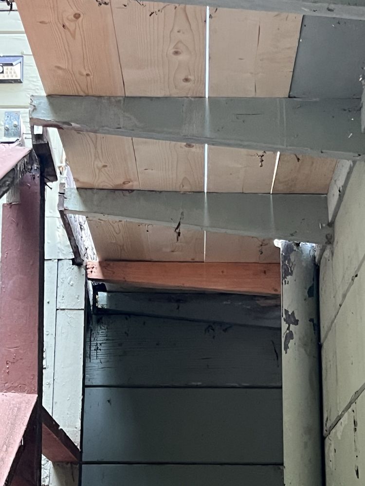 Slide of R&R Roofing