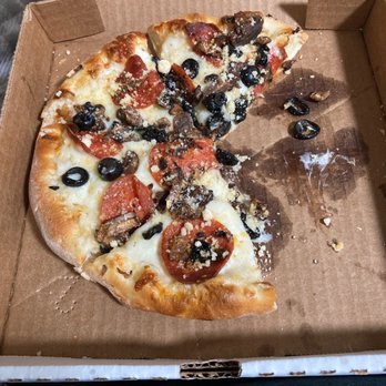 Pizza My Dear - I got that personal lunch special and this pizza is so good with this white garlic sauce!!!! Perfect size - Pizza Near Me - Las Vegas, Nevada Pizza My Dear - I got that personal lunch special and this pizza is so good with this white garlic sauce!!!! Perfect size - Pizza Near Me - Las Vegas, Nevada