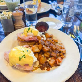 The Smith - Eggs Benedict - New American Near Me - New York, New York The Smith - Eggs Benedict - New American Near Me - New York, New York
