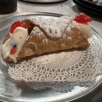 V Pizza - Cannoli (1 Large) - Pizza Near Me - Orlando, Florida V Pizza - Cannoli (1 Large) - Pizza Near Me - Orlando, Florida