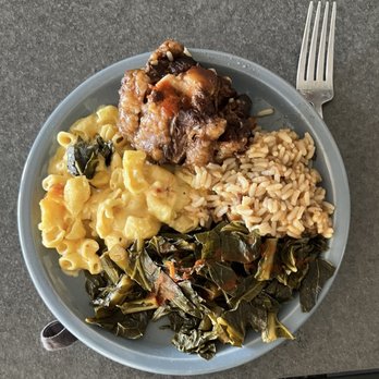 Messi Soul Kitchen - Oxtail Ox Tail Combo. Macaroni and cheese and collard greens.  The cornbread didn't make the photo shoot. - Soul Food Near Me - Riverside, California