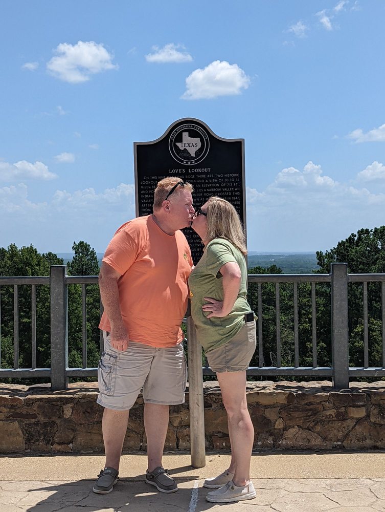 LOVE’S LOOKOUT VISITOR CENTER Updated August 2024 43822 US Highway