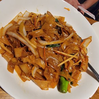 Duck n Bao - Stir fried rice noodles with beef. - Szechuan Near Me - Cypress, Texas Duck n Bao - Stir fried rice noodles with beef. - Szechuan Near Me - Cypress, Texas
