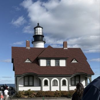 Cape Elizabeth Lighthouse - Visitor center - Landmarks & Historical Buildings Near Me - Cape Elizabeth, Maine