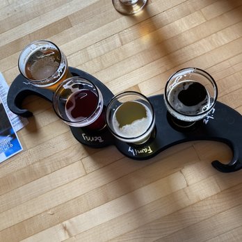 AL. Ringling Mansion - Beer flight - Tours Near Me - Baraboo, Wisconsin