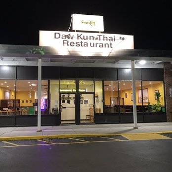 Daw Kun Thai - the front of a restaurant at night - Thai Near Me - Manchester, New Hampshire
