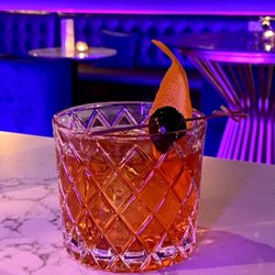 Ira Lounge