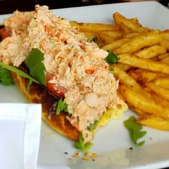 Elliot's - Lobster roll - Seafood Near Me - Freeport, New York Elliot's - Lobster roll - Seafood Near Me - Freeport, New York