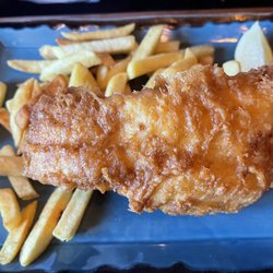 Borderer Harvester - COD & CHIPS Hand-battered cod fillet with chips, tartare sauce and your choice of mushy or garden peas