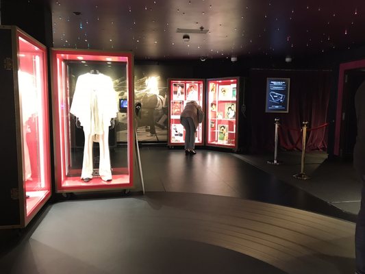 Queen Studio Experience by null