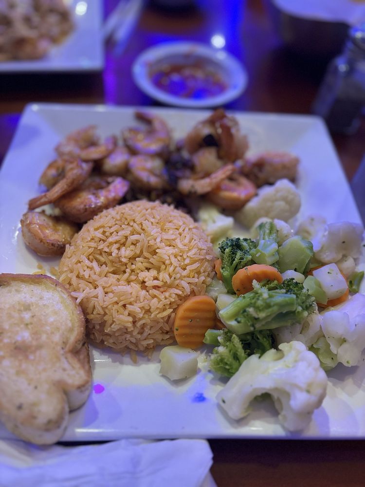 Mojito's Cantina & Grill Logo