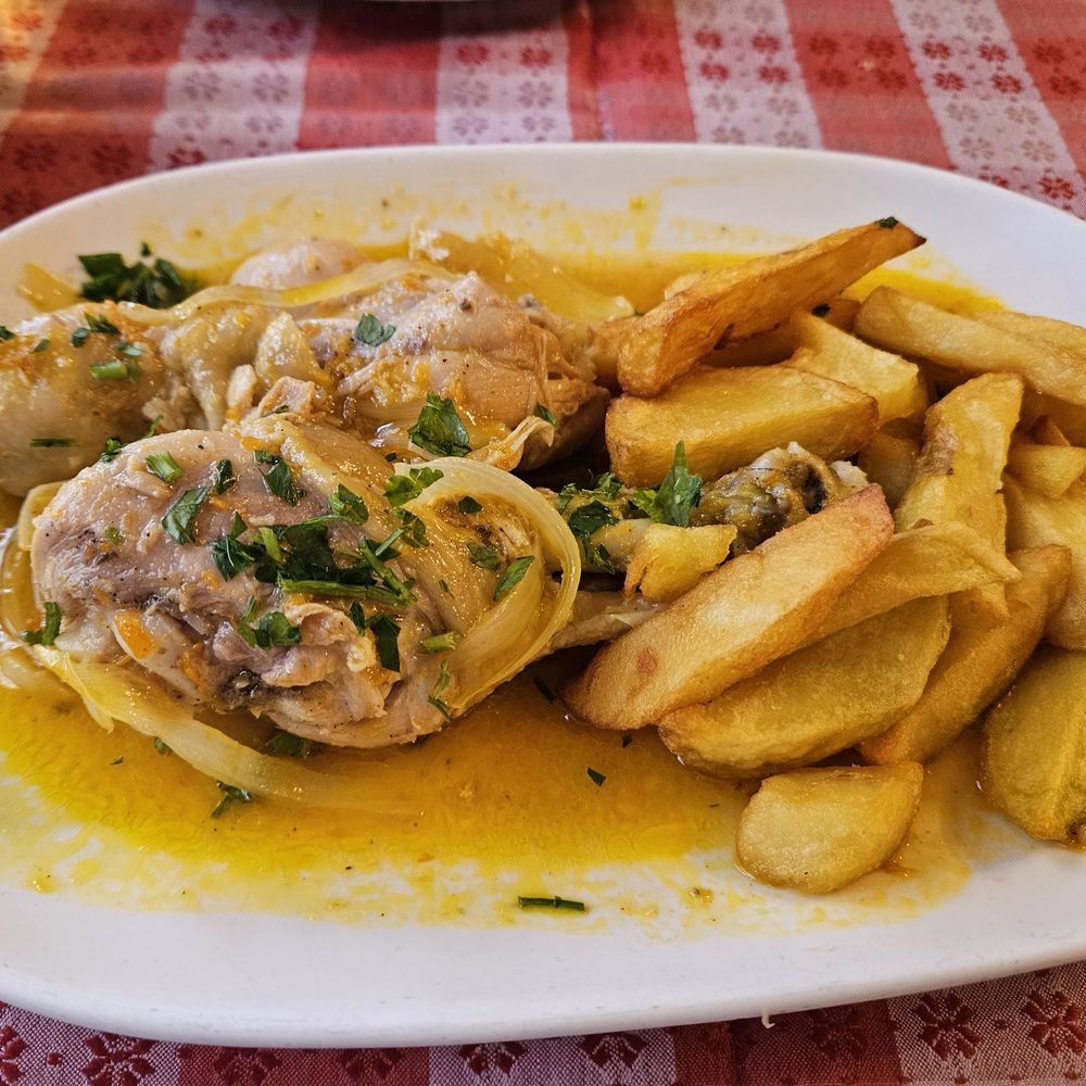 Los Chanquetes - Chicken stew - Spanish Near Me - Madrid, M