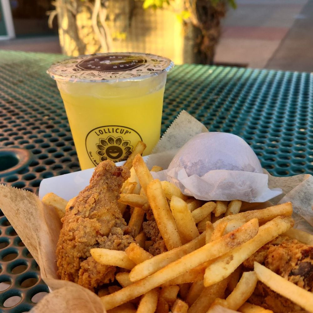 Chicken, bun, drink Chicken, bun, drink
