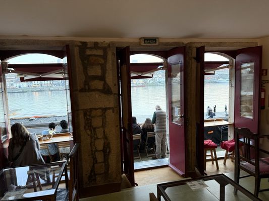 Wine Quay Bar (Porto) by null