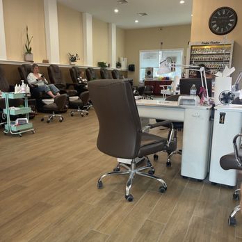 Nails on Main - Nail Salons Near Me - North Myrtle Beach, South Carolina