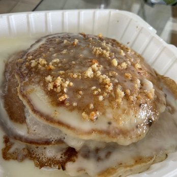 808 Grindz Cafe - Macadamia nut pancakes - Cafes Near Me - Lahaina, Hawaii