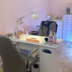 Bella Nails