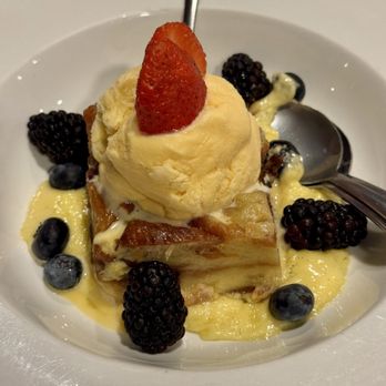 Cosmos Bar and Grill - Bread pudding with figs - Breakfast & Brunch Near Me - Los Banos, California