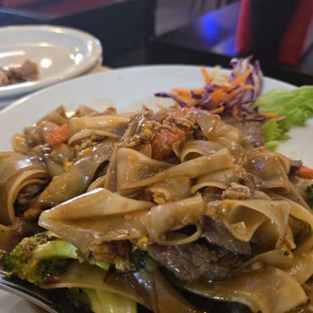 ThaiZapp Restaurant and bar - Pad seeu - Thai Near Me - Charleston, South Carolina ThaiZapp Restaurant and bar - Pad seeu - Thai Near Me - Charleston, South Carolina