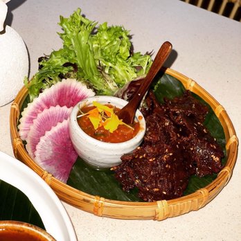 Khâluna - SIIN Swan - dried ginger sesame beef, roasted tomato jeow (7/10) - Laotian Near Me - Minneapolis, Minnesota Khâluna - SIIN Swan - dried ginger sesame beef, roasted tomato jeow (7/10) - Laotian Near Me - Minneapolis, Minnesota