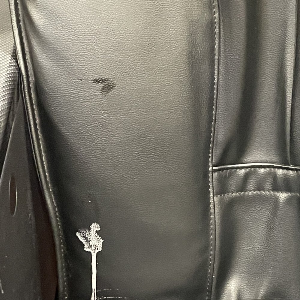 Sky Zone Trampoline Park - Idk what this is in the next chair... - Amusement Parks Near Me - Largo, Florida Sky Zone Trampoline Park - Idk what this is in the next chair... - Amusement Parks Near Me - Largo, Florida