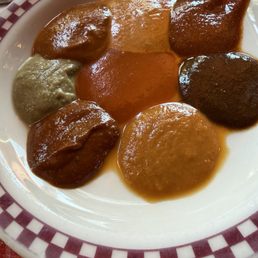 Mole sampler plate