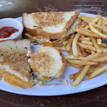 Lazy Daisy Cafe - Tuna Melt - Coffee & Tea Near Me - Los Angeles, California