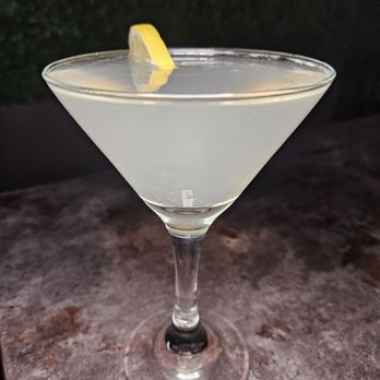 Tinjune Downtown - Asian Fusion Near Me - Newark, New Jersey