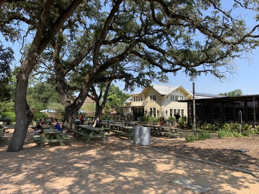 Betsy's at Evelyn's Park by null