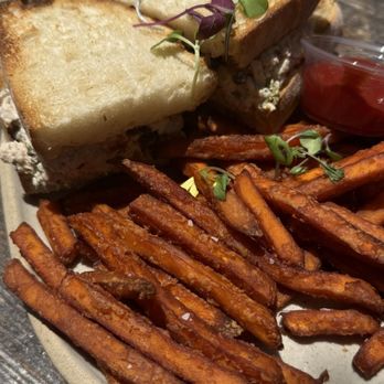 The Barista Botanist - Tuna sandwich - Cafes Near Me - San Diego, California