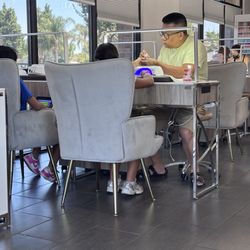 The Nail Lounge